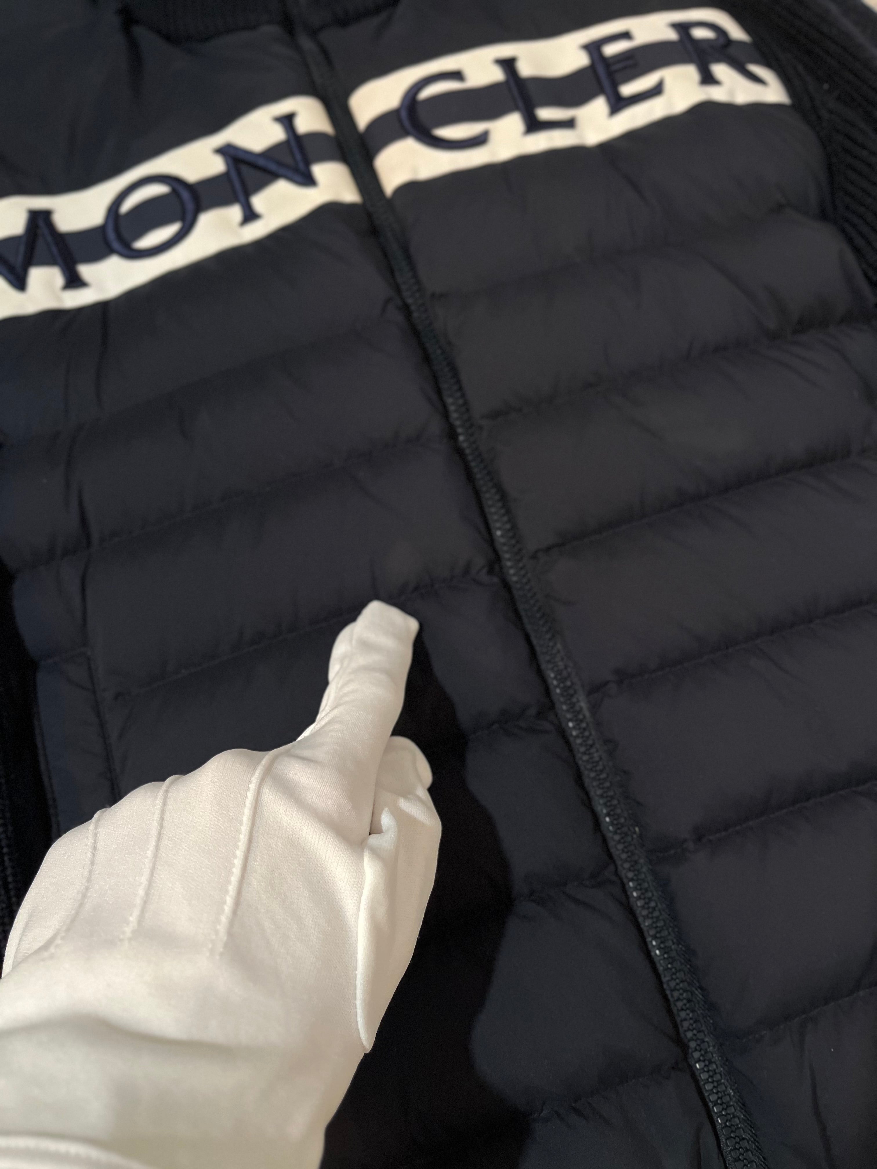 Cardigan MONCLER marinblå vadderad stickad jacka - Storlek Large (rek. 9,500 kr)