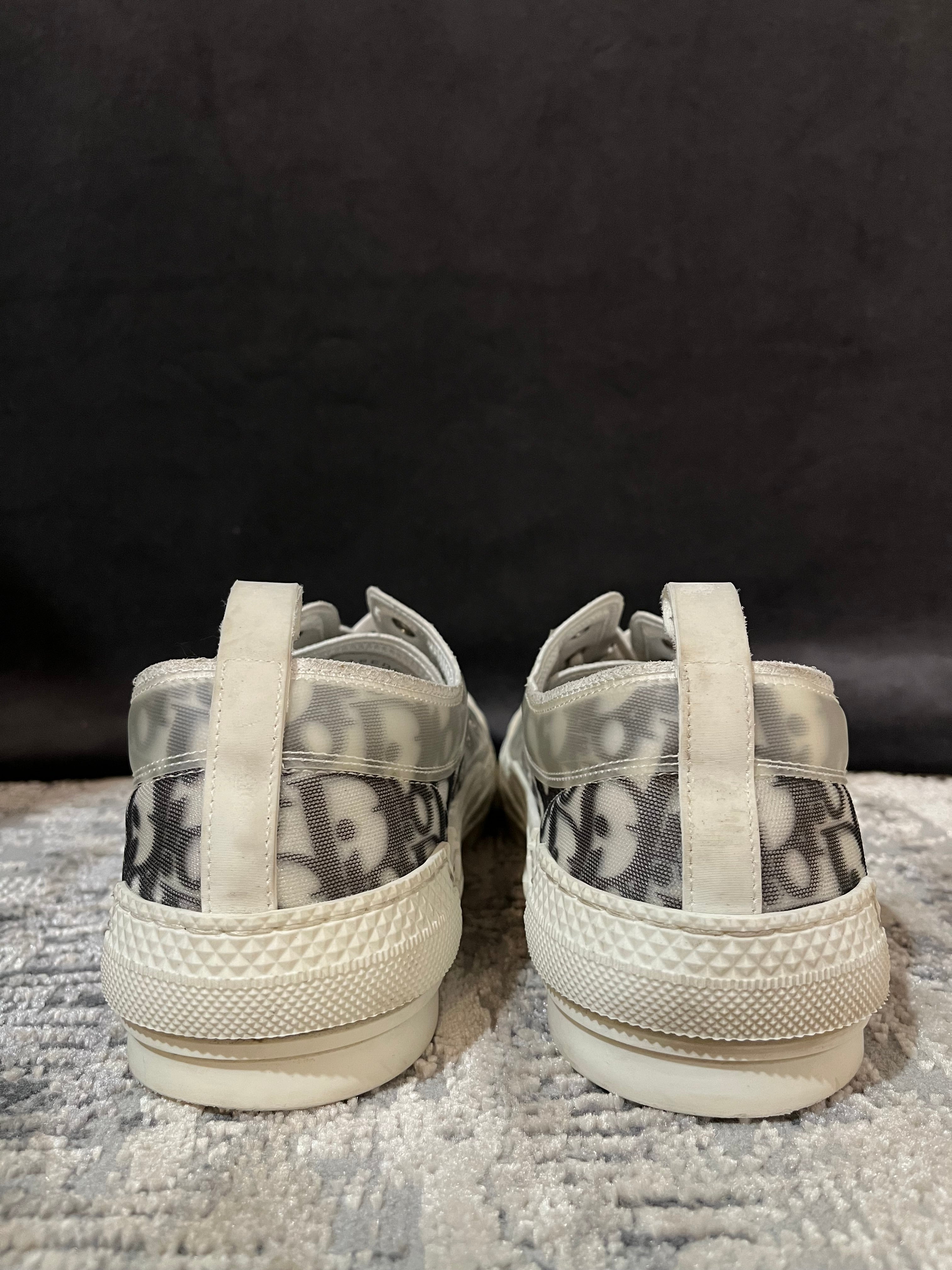 B23 monogram varmgrå canvas skor - Storlek 42 (rek. 10,200 kr)