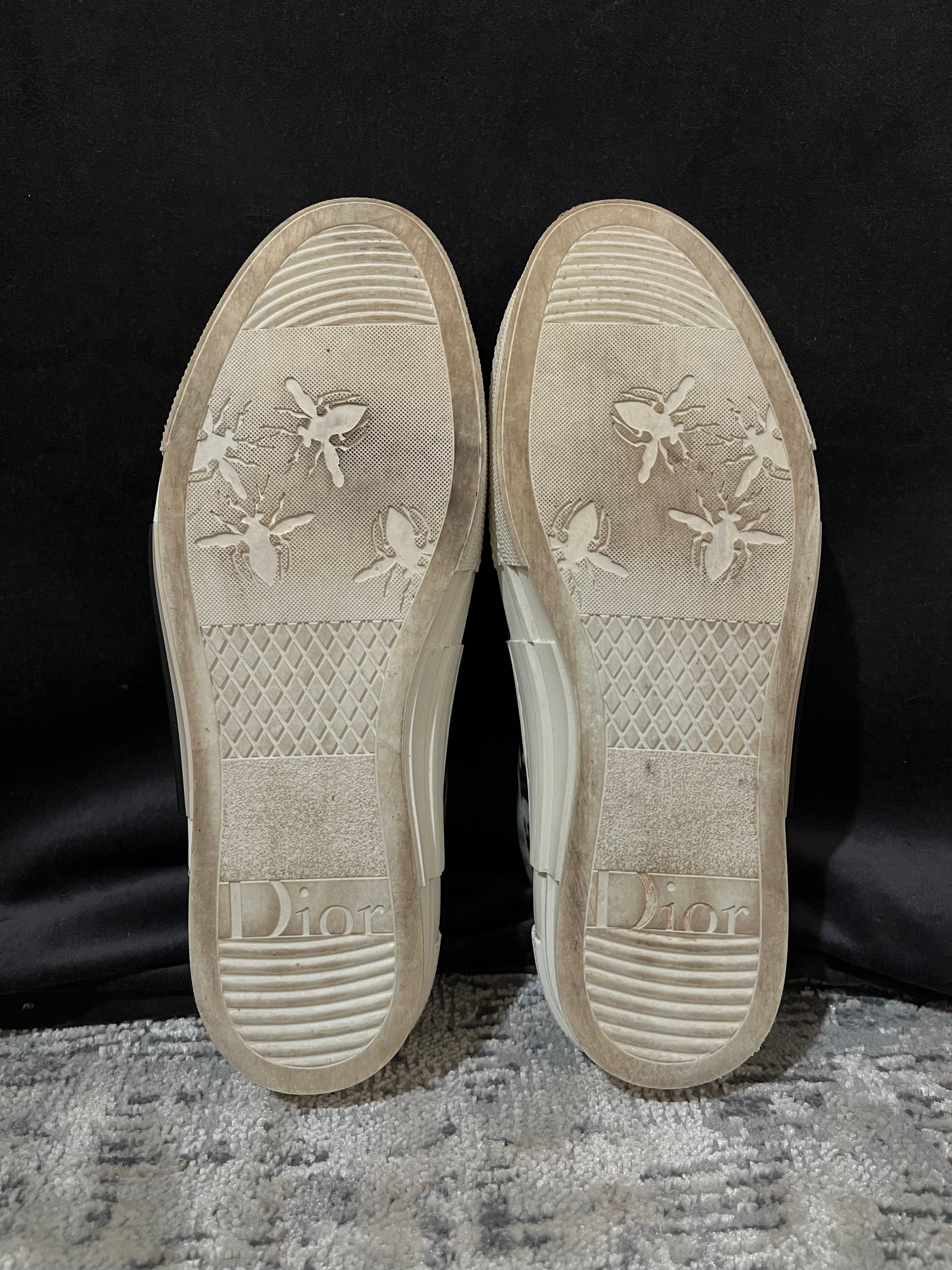 B23 monogram varmgrå canvas skor - Storlek 42 (rek. 10,200 kr)